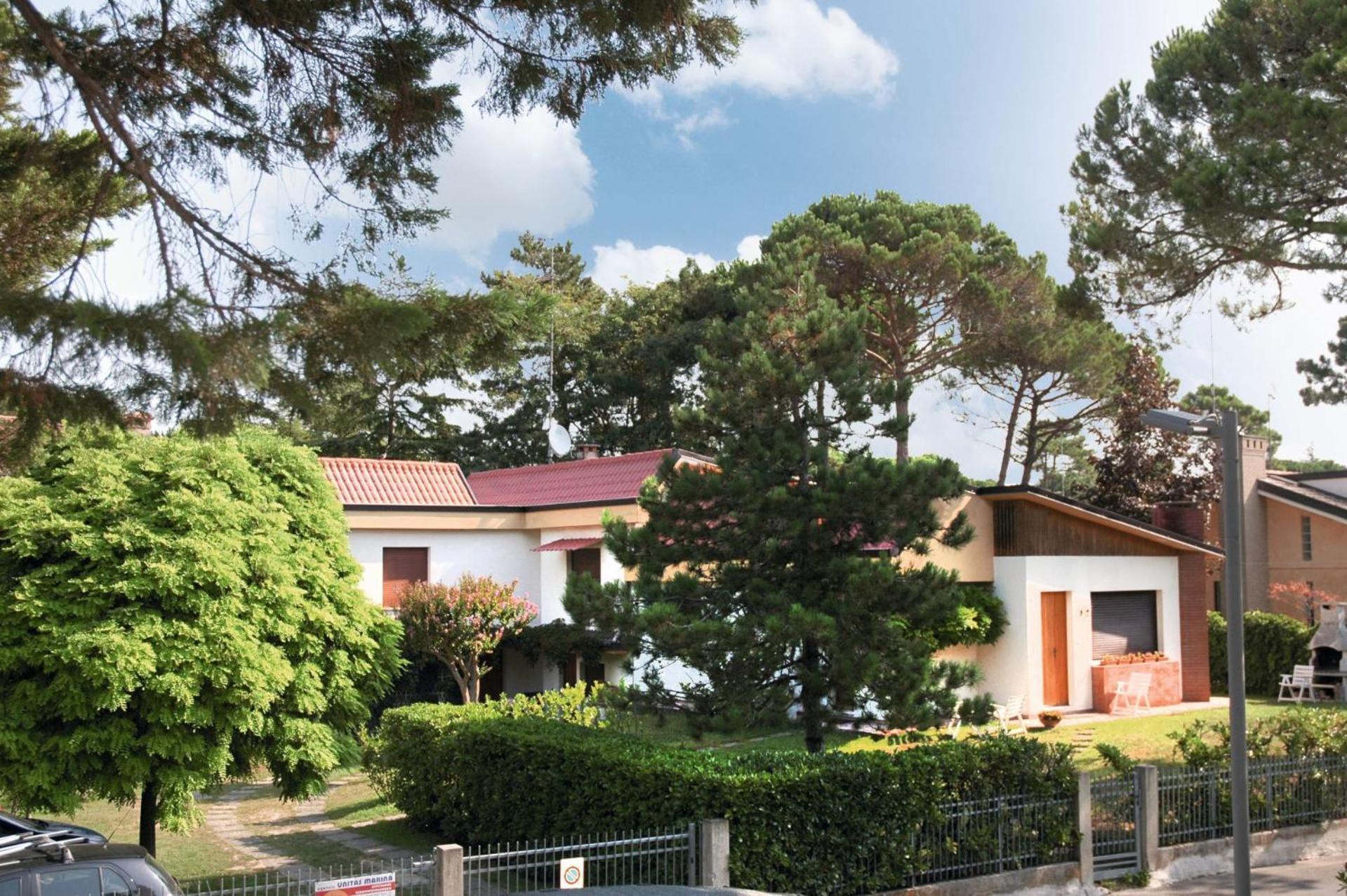 Villa Tre Pini 利尼亚诺萨比亚多罗 外观 照片